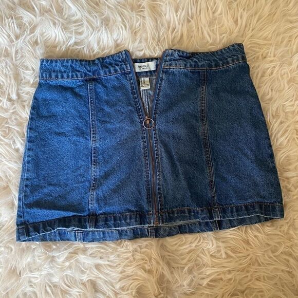 Forever 21 dark blue mini skirt with front zipper - Picture 3 of 6